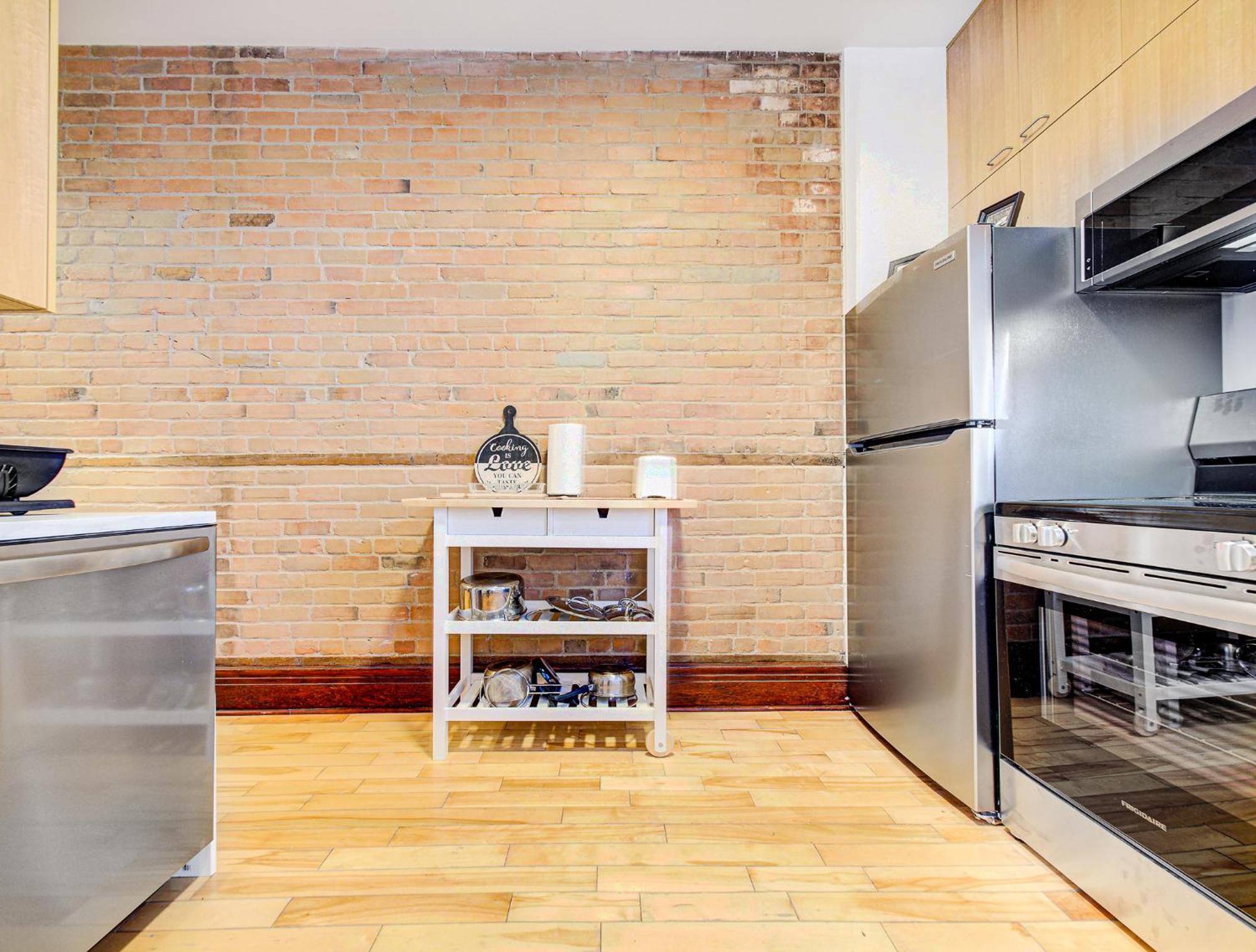 Great 3b Unit On Saint-urbain * Montreal