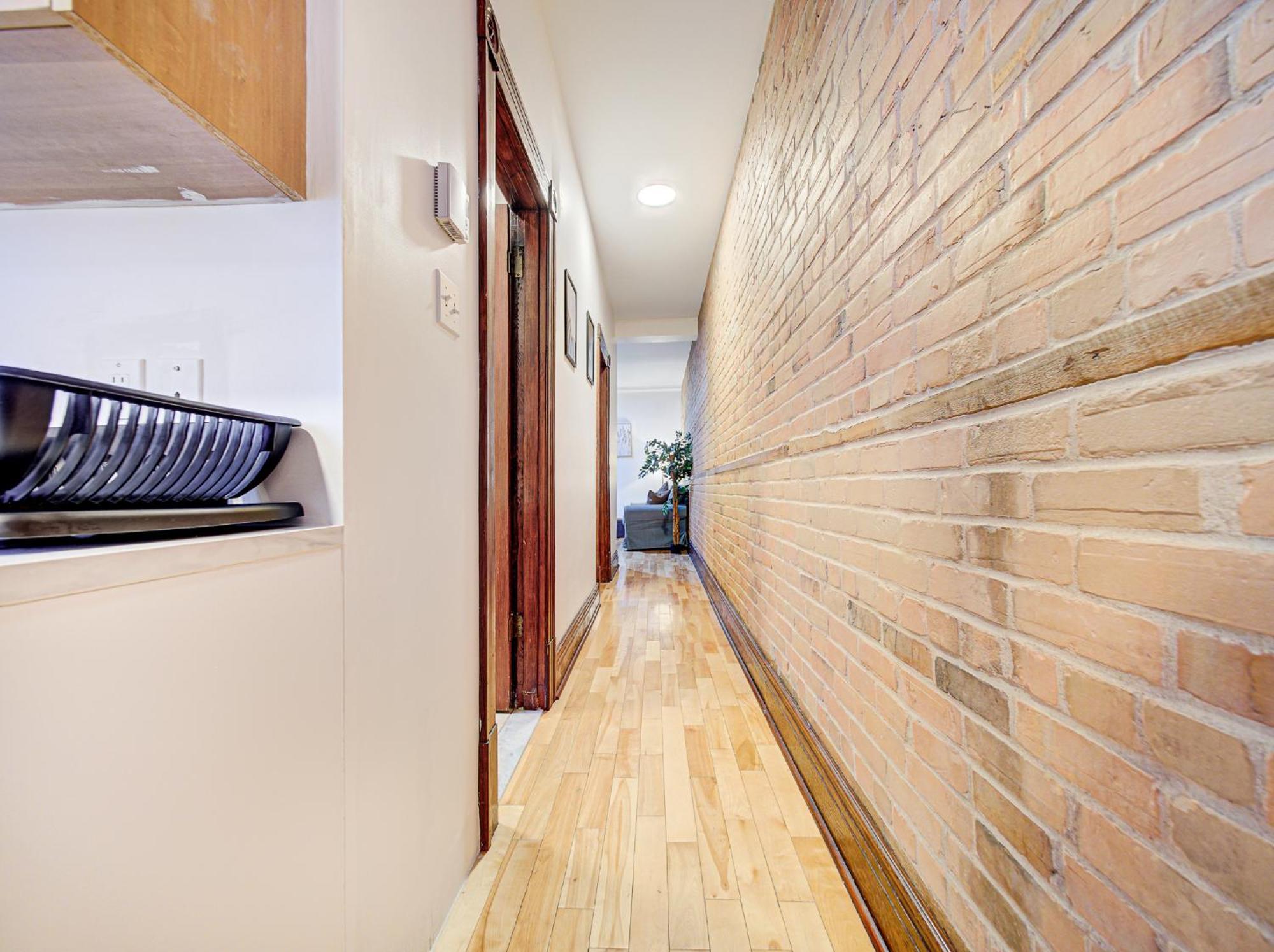 Great 3b Unit On Saint-urbain Apartment *