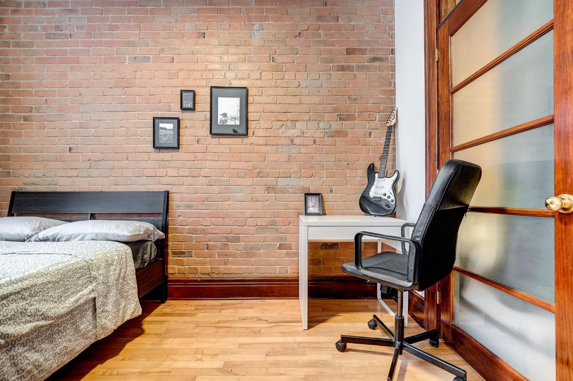Great 3b Unit On Saint-urbain * Montréal